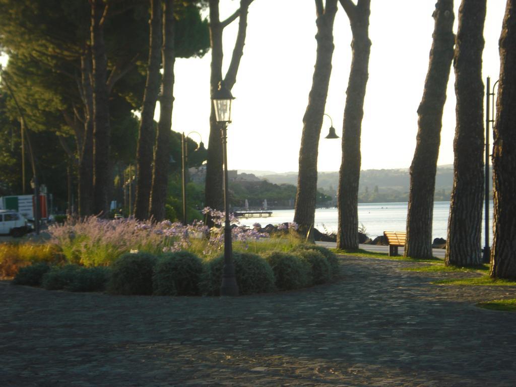 Relax In Piazzetta Casa E Appartamento Per Vacanze Trevignano Romano Exterior foto